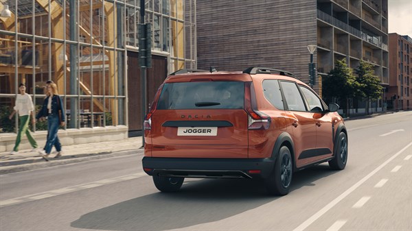 a dacia jogger moving on the road