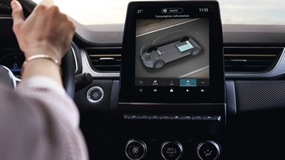 screen and car instruments of a renault captur