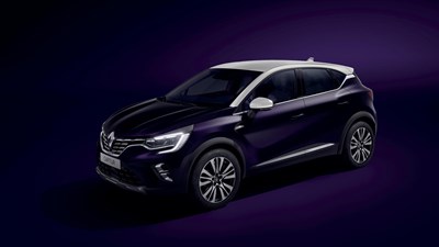 black Améthyste colored renault captur