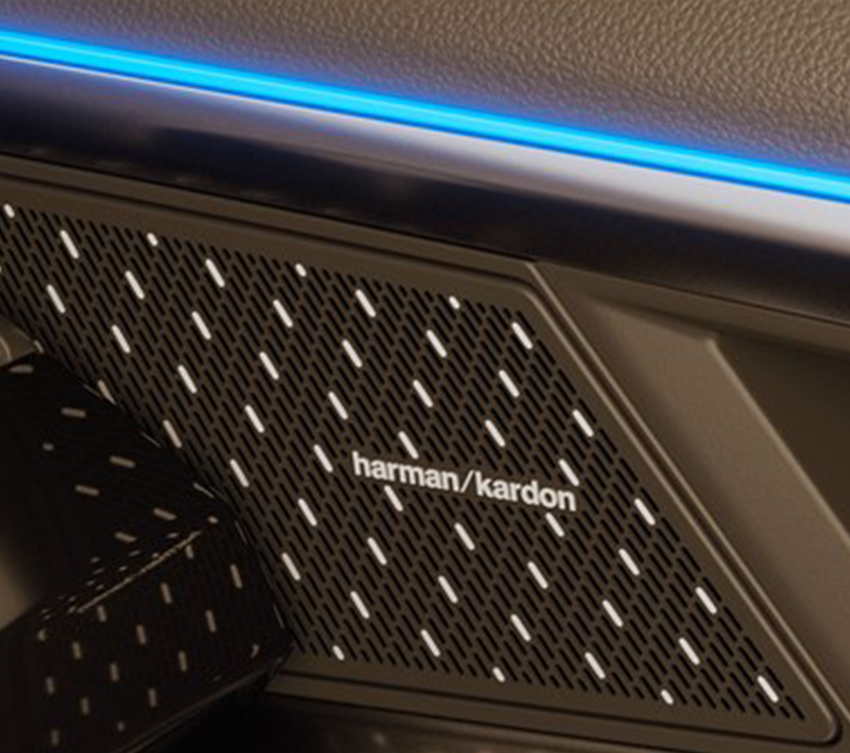 harman kardon soundsystem of renault rafale e tech hybrid