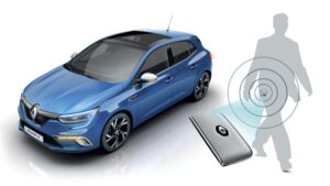 Story-Renault-Hands-Free-Card-20-years-of-innovation-in-the-palm-of-your-hand